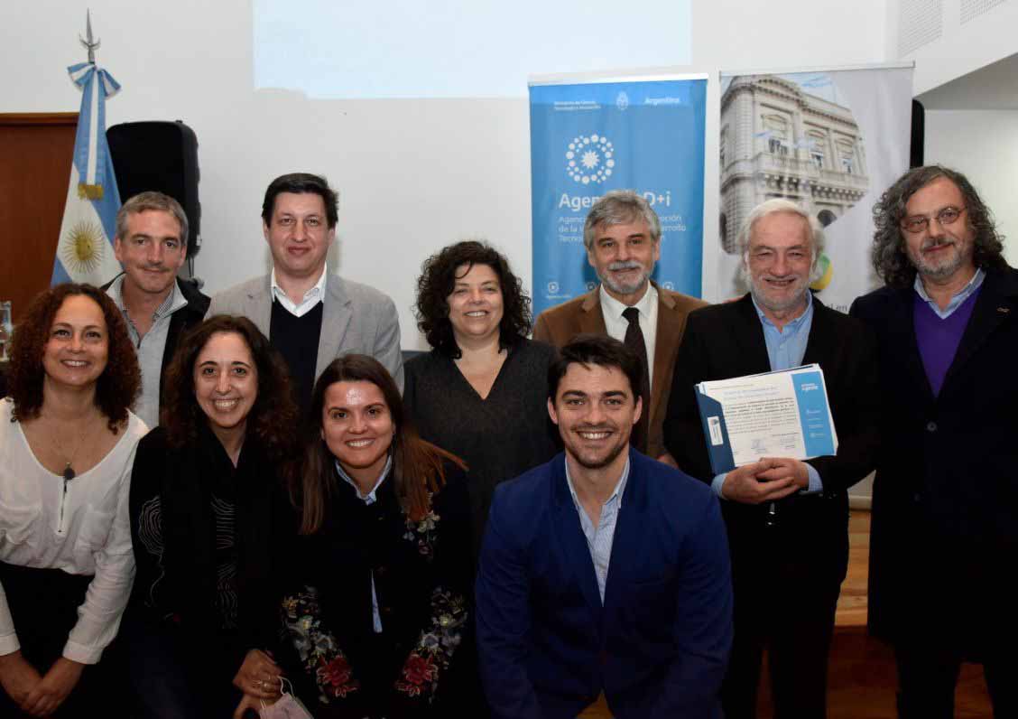 El HEC recibió dos diplomas de adjudicación a proyectos de investigación científica en Medicina Traslacional